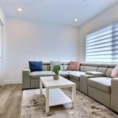 5 Mins To The Falls Brand New Home